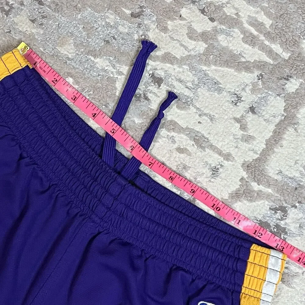 Los Angeles Lakers Basketball Shorts Men's Size Small NBA Adidas Vintage Playoff